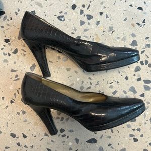 vintage, excellent condition Yves Saint Laurent heels, platform, crocodile sz 8